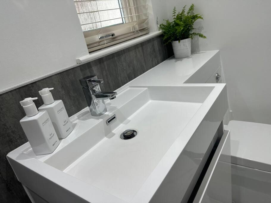 Premium Executive Apartment In Dunfermline Esterno foto