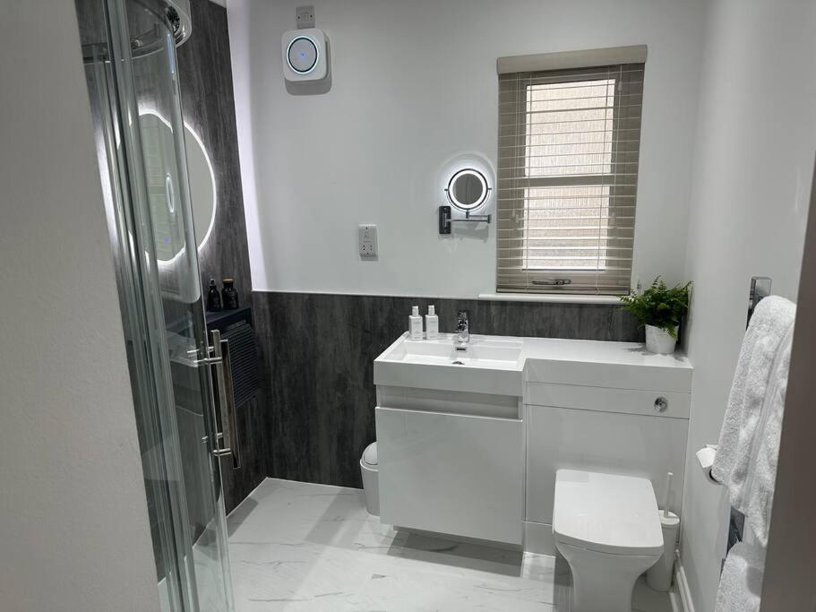Premium Executive Apartment In Dunfermline Esterno foto
